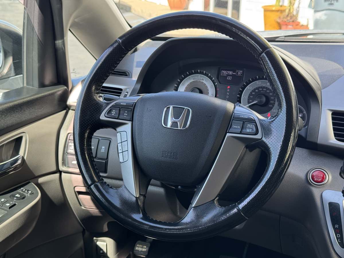 Photo 24 of this Honda Odyssey