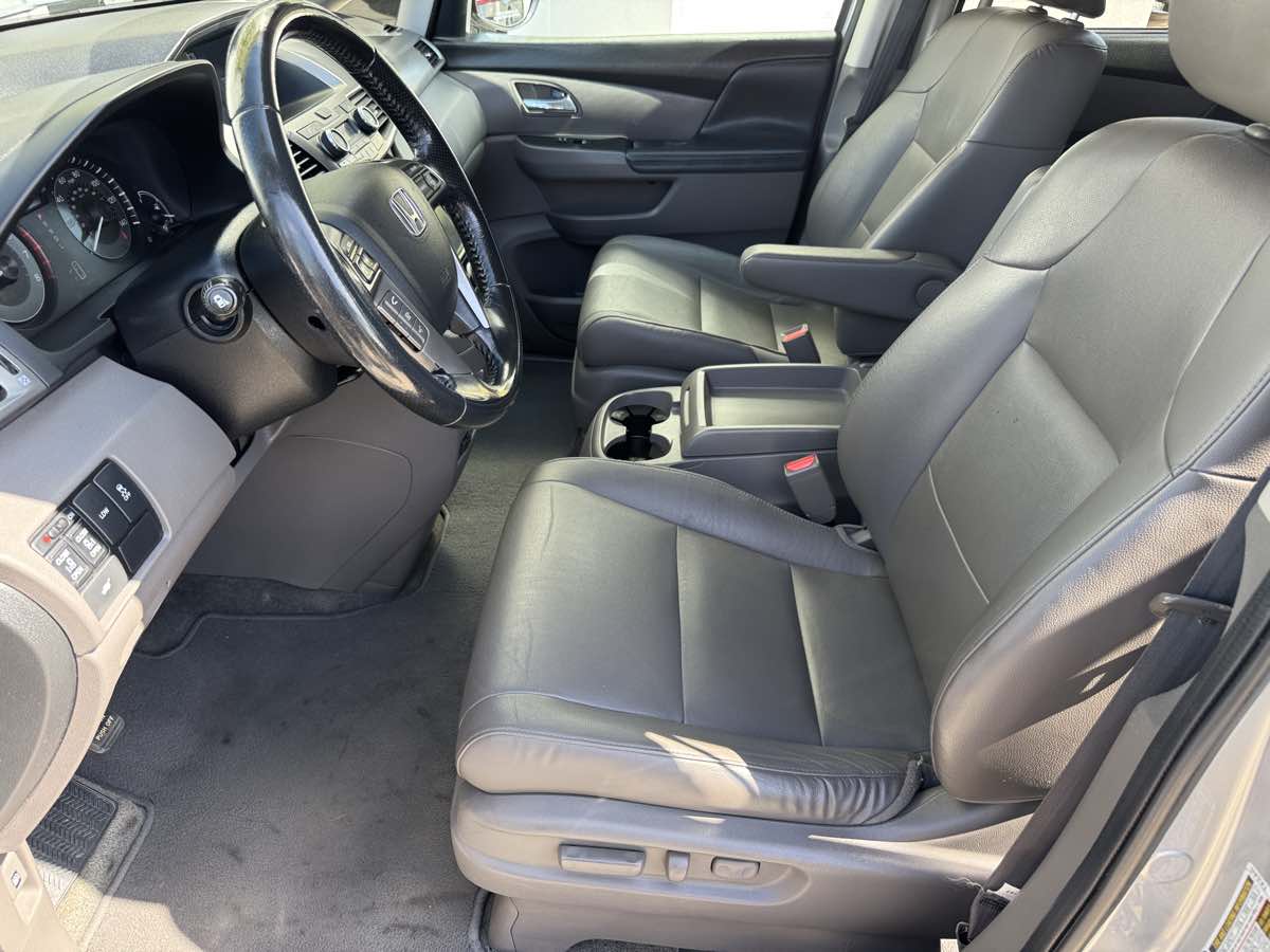 Photo 27 of this Honda Odyssey