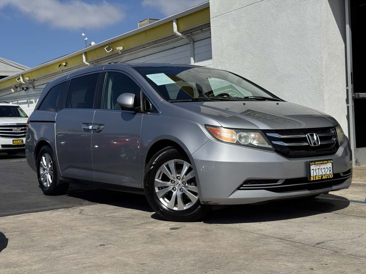 Photo 2 of this Honda Odyssey