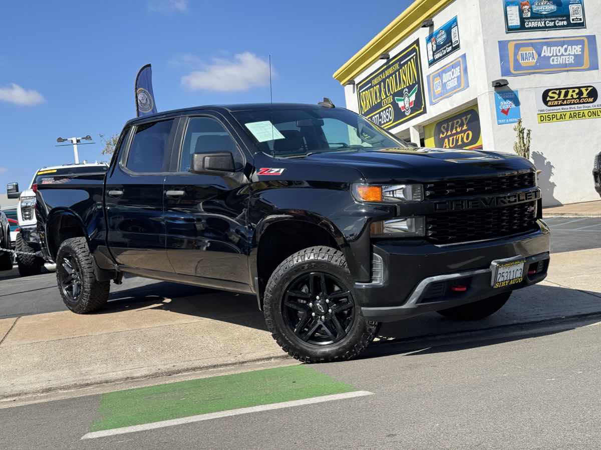 Photo 2 of this Chevrolet Silverado 1500