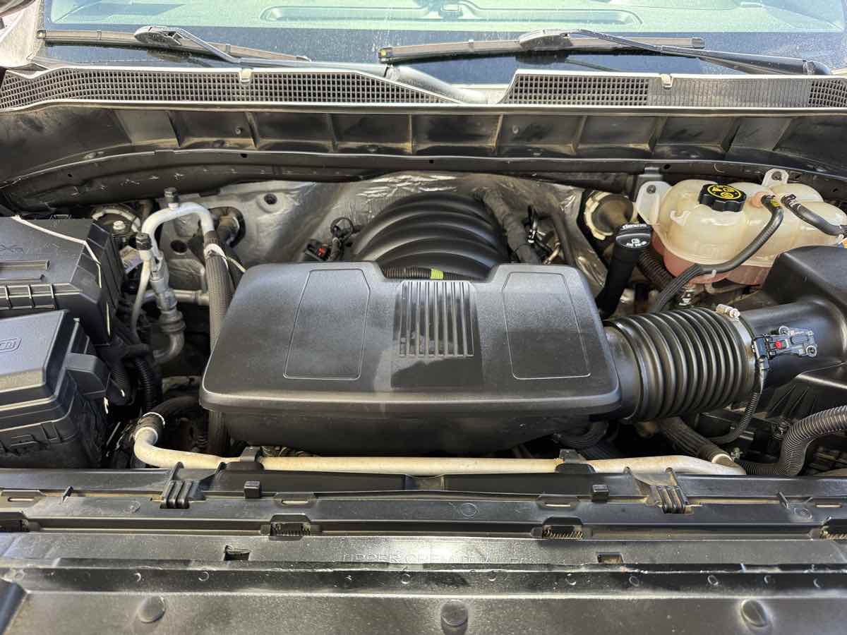 Photo 7 of this Chevrolet Silverado 1500