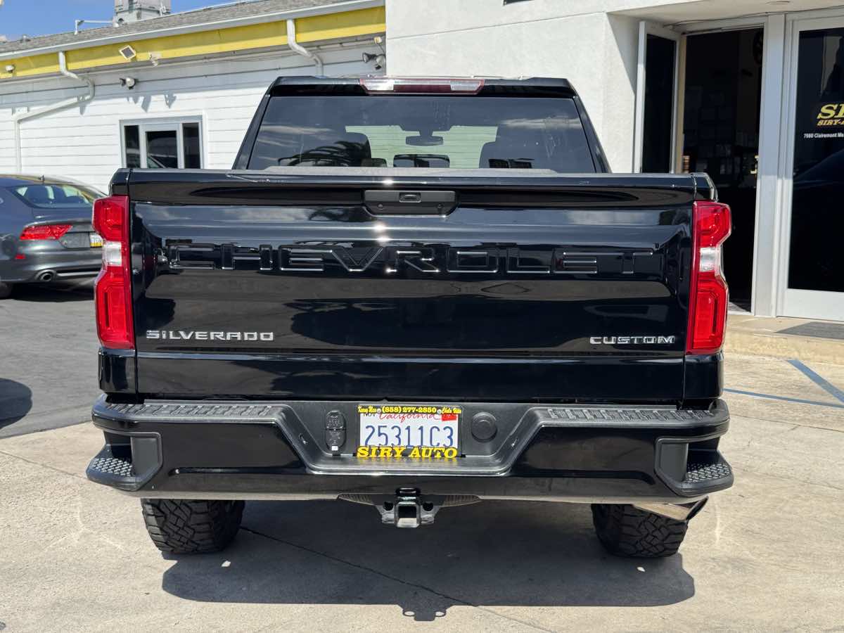 Photo 9 of this Chevrolet Silverado 1500