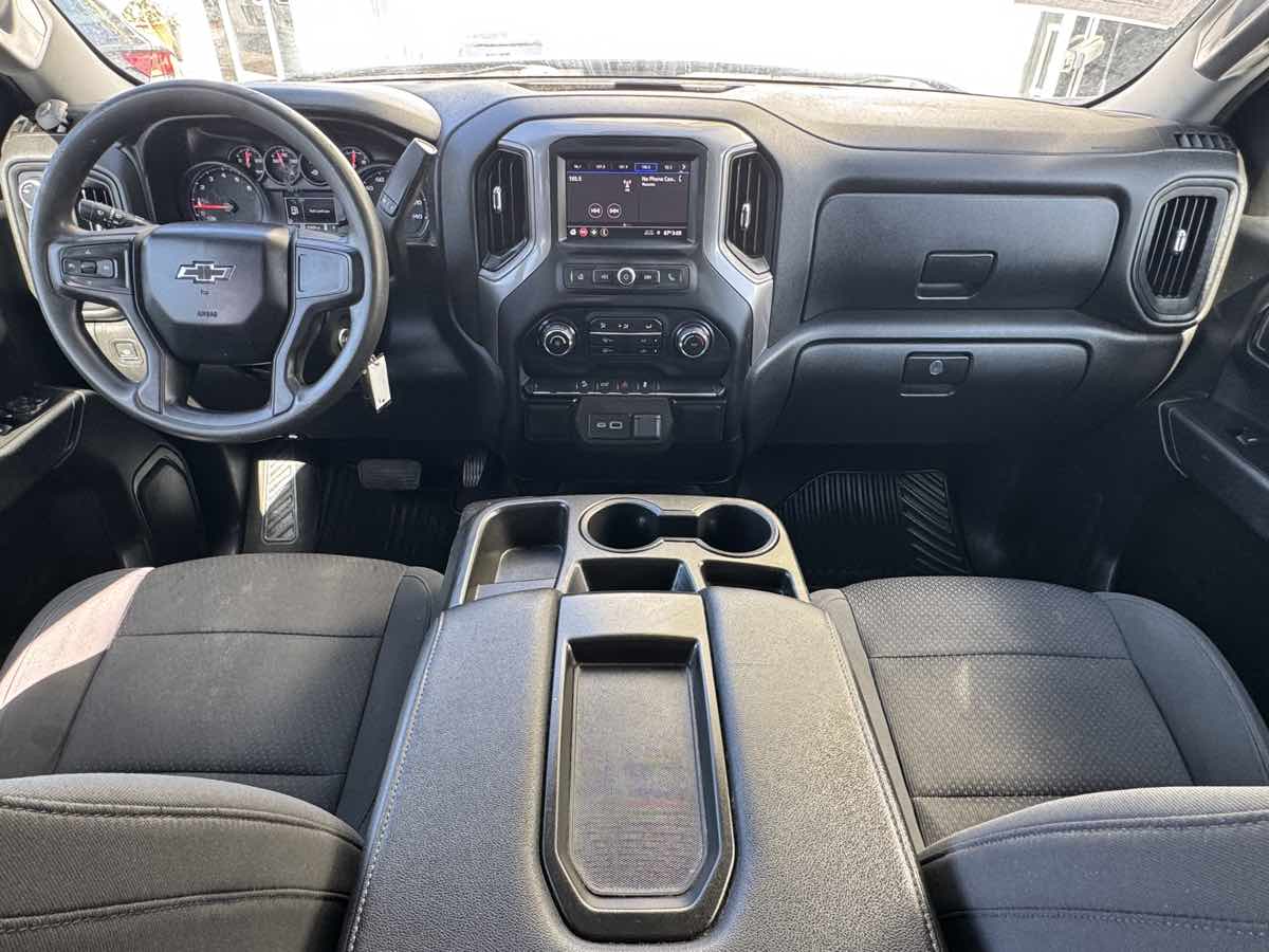 Photo 19 of this Chevrolet Silverado 1500