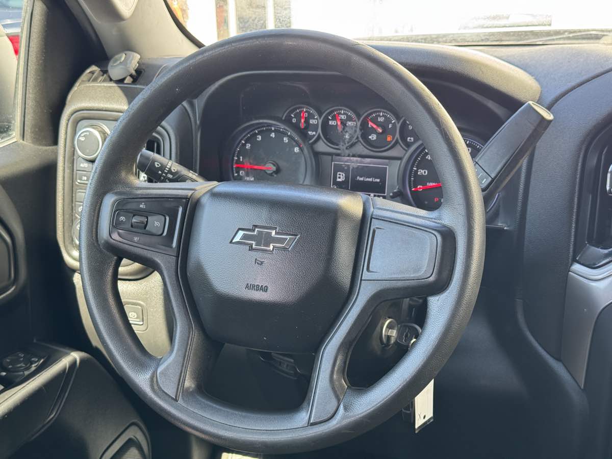 Photo 22 of this Chevrolet Silverado 1500