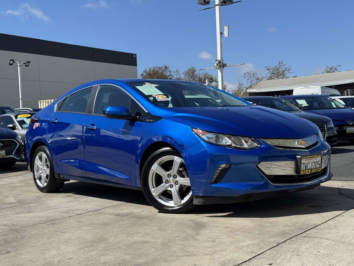 Photo 2 of this Chevrolet Volt