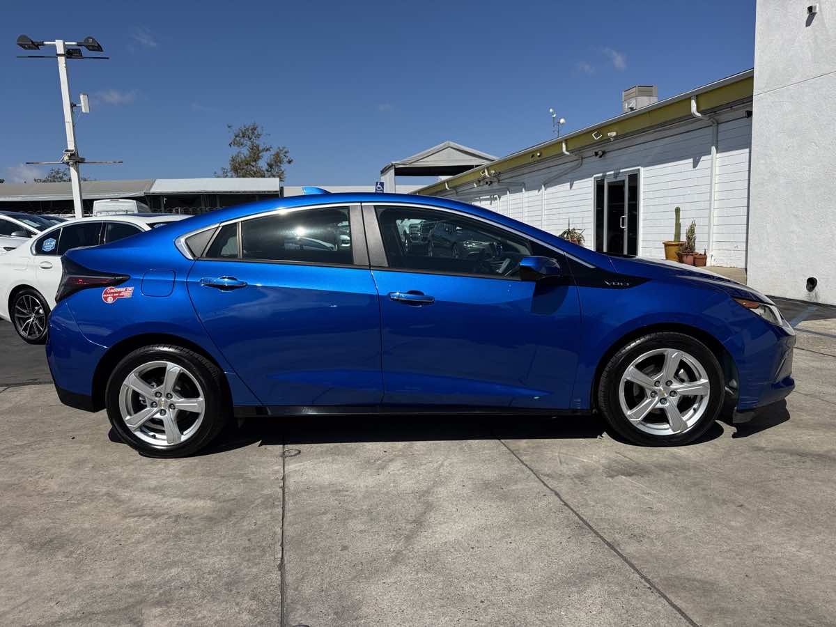 Photo 5 of this Chevrolet Volt