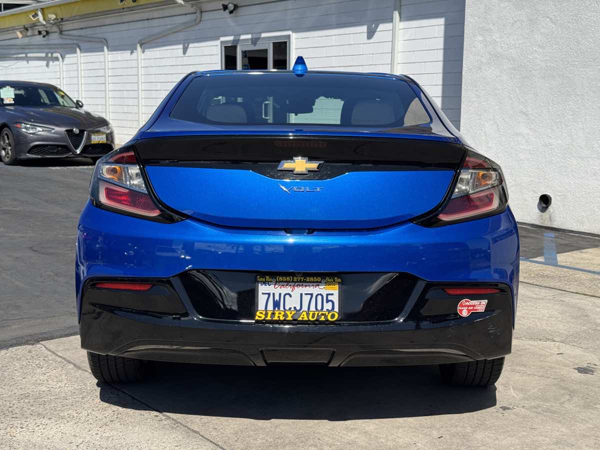 Photo 10 of this Chevrolet Volt