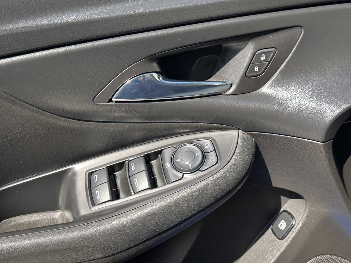 Photo 27 of this Chevrolet Volt