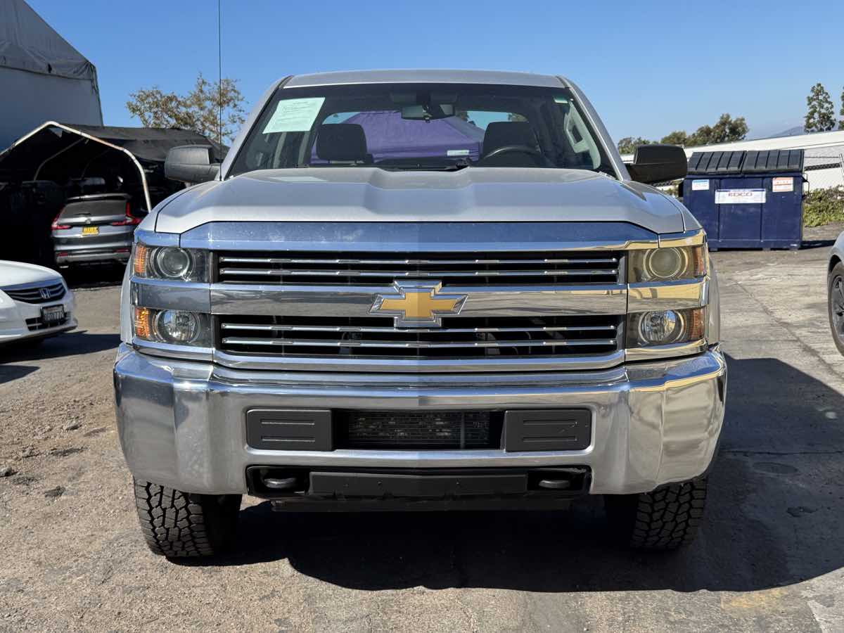 Photo 5 of this Chevrolet Silverado 2500HD