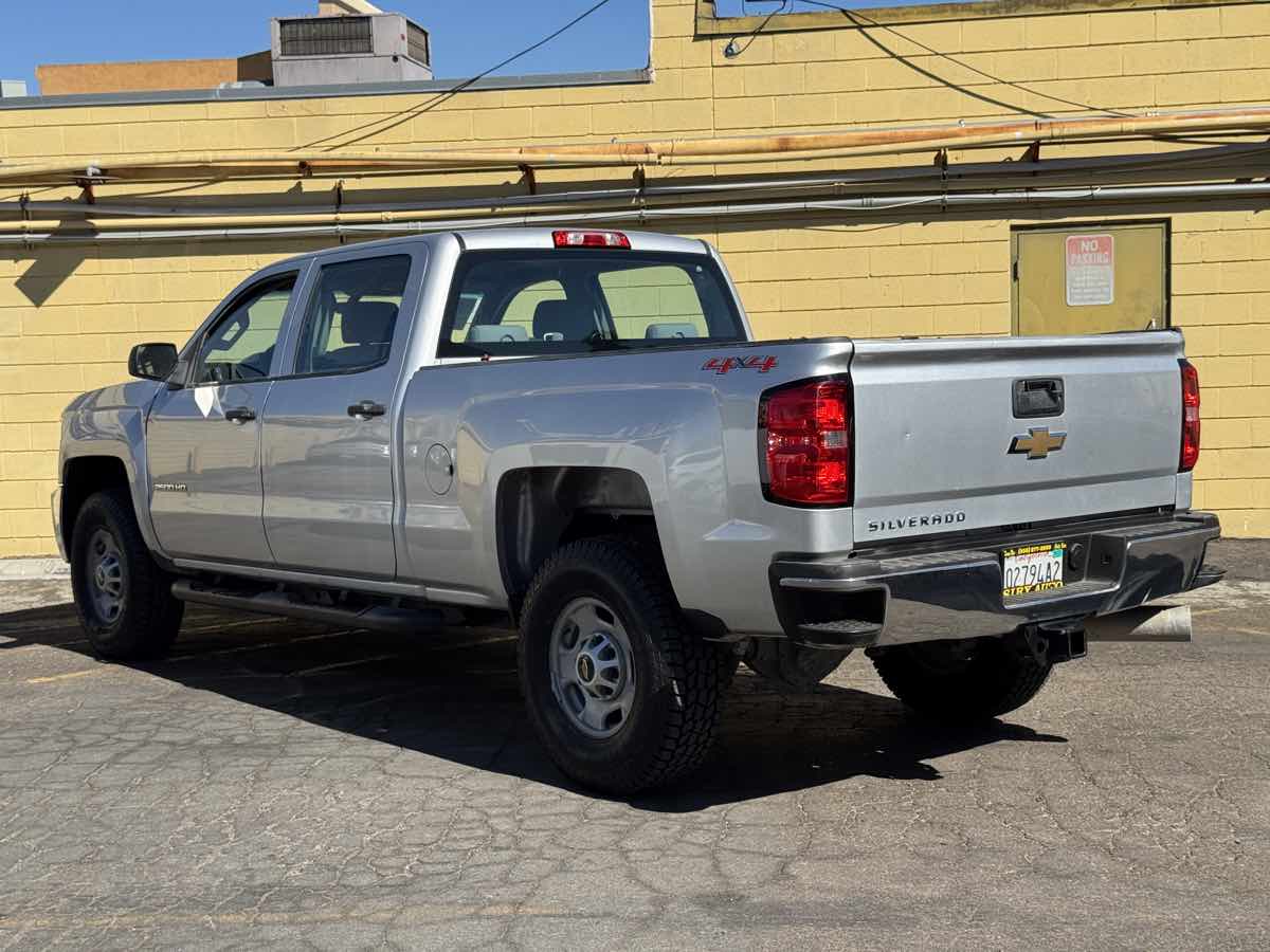 Photo 9 of this Chevrolet Silverado 2500HD