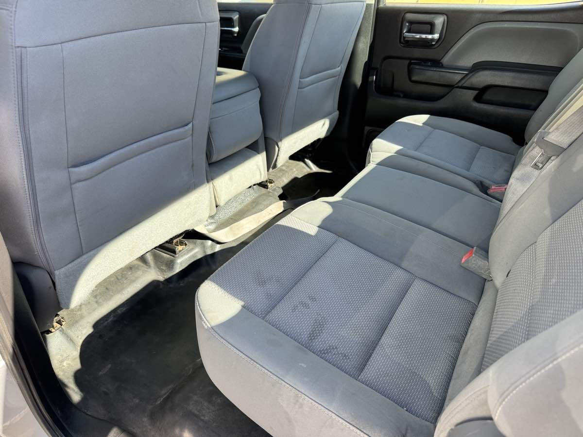 Photo 15 of this Chevrolet Silverado 2500HD
