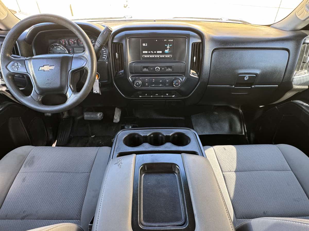 Photo 16 of this Chevrolet Silverado 2500HD