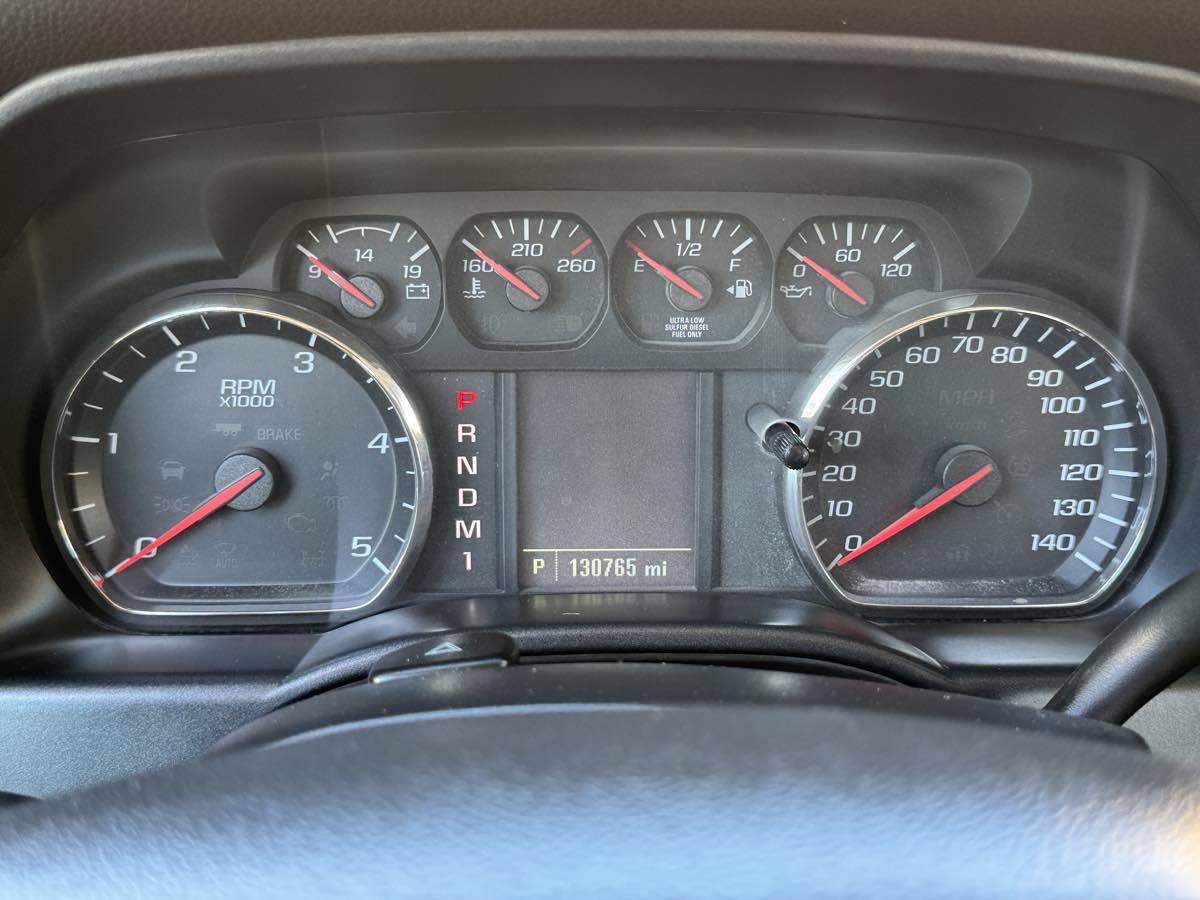 Photo 26 of this Chevrolet Silverado 2500HD