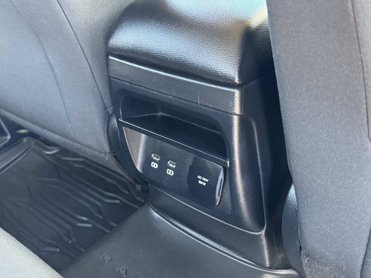 Photo 17 of this Ford Ranger