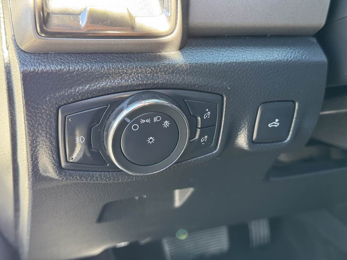 Photo 26 of this Ford Ranger