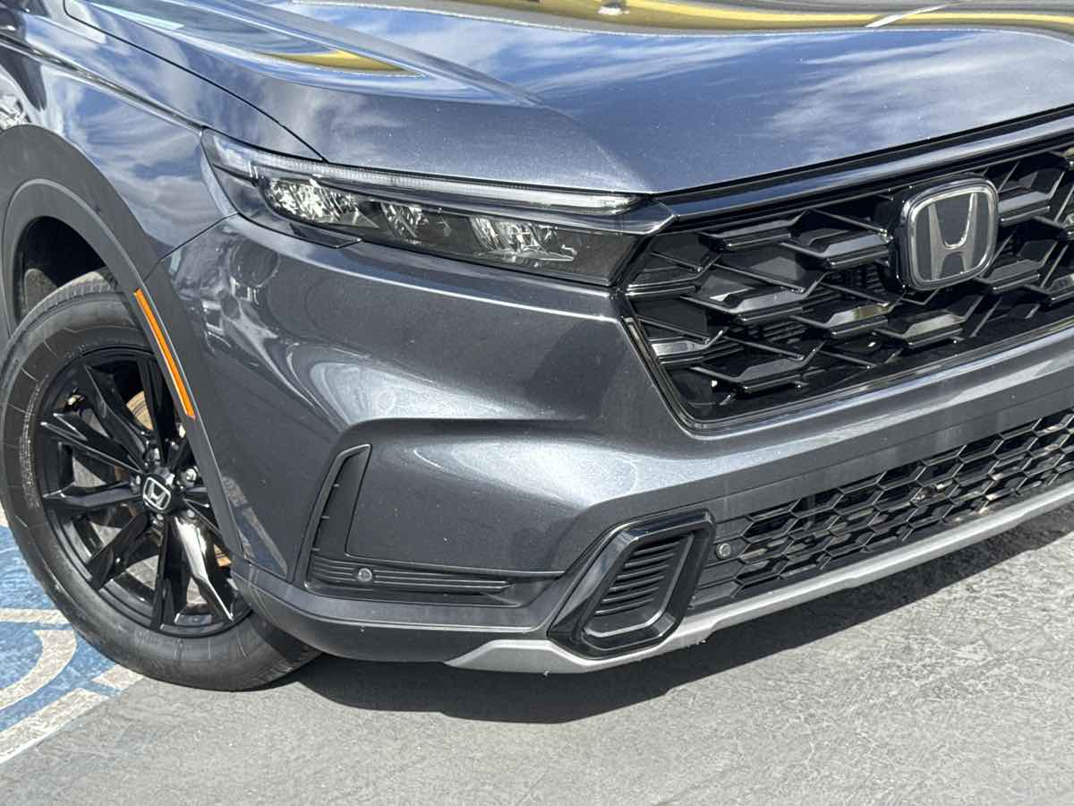 Photo 3 of this Honda CR-V Hybrid