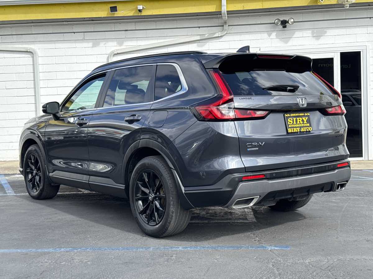 Photo 11 of this Honda CR-V Hybrid
