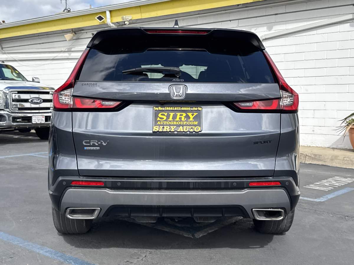 Photo 12 of this Honda CR-V Hybrid