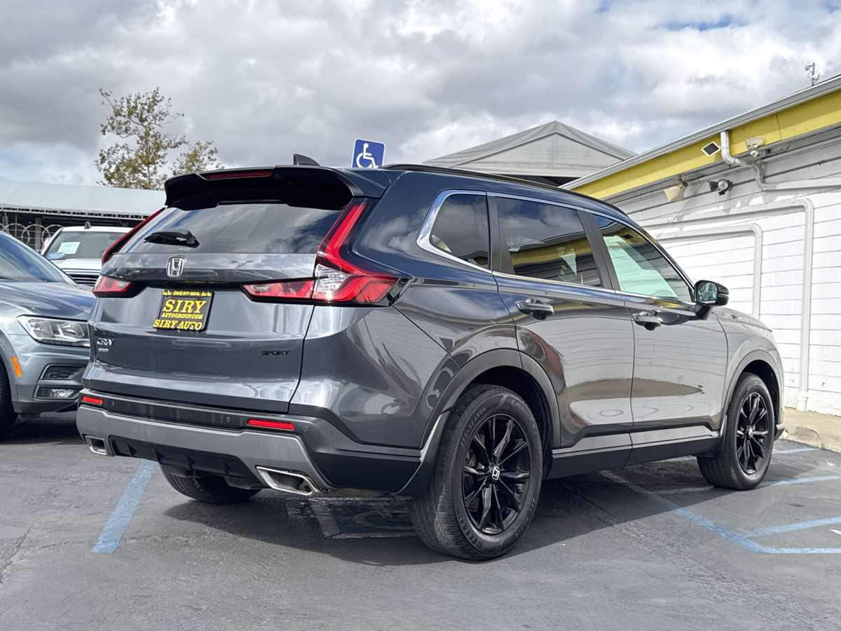 Photo 13 of this Honda CR-V Hybrid