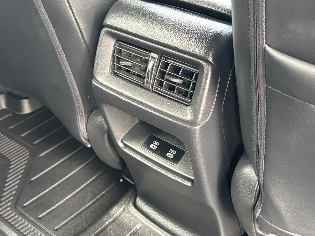 Photo 19 of this Honda CR-V Hybrid