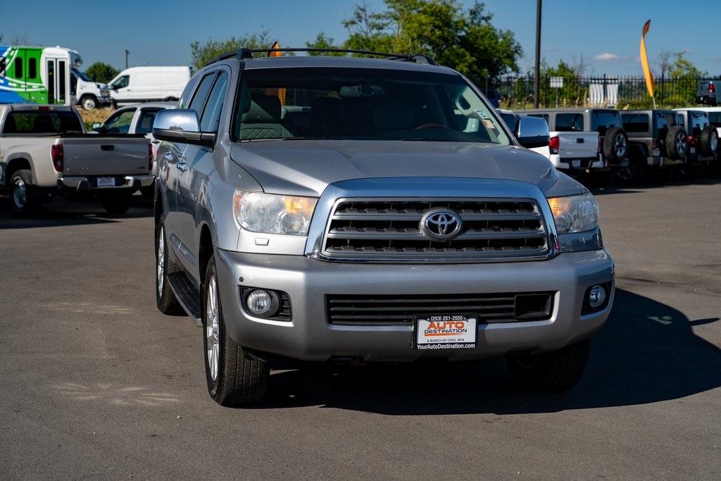 2015 Toyota Sequoia Platinum photo 2