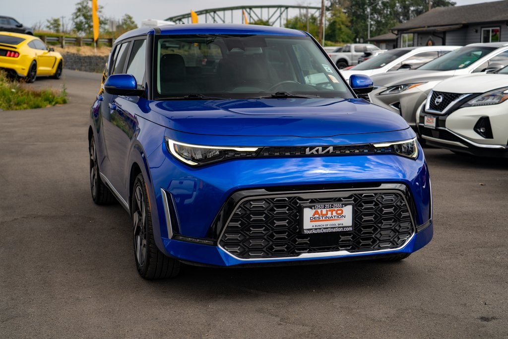 2023 Kia Soul GT-Line photo 2