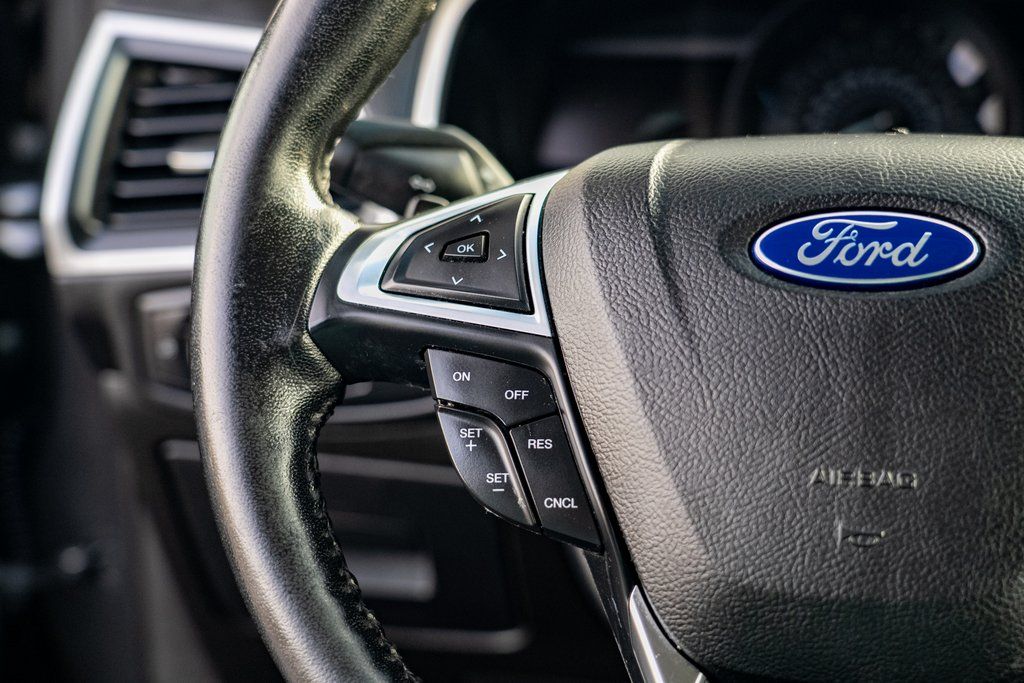 2017 Ford Edge SEL - Photo 16