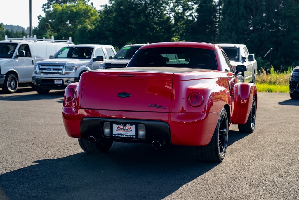 2003 Chevrolet SSR photo 9