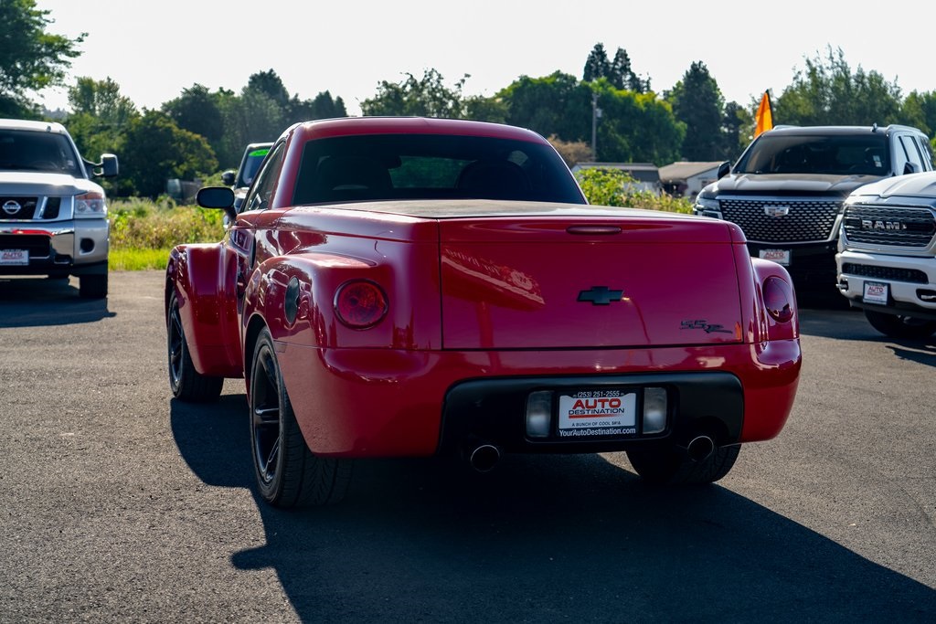 2003 Chevrolet SSR photo 11