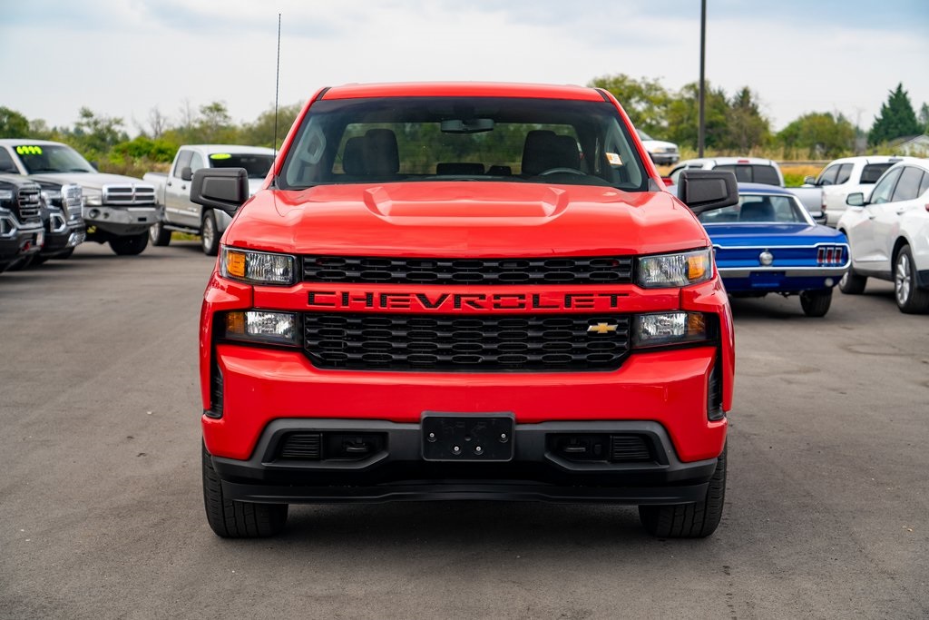 2019 Chevrolet Silverado 1500 Custom photo 2