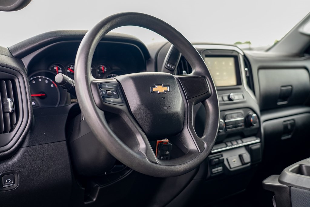2019 Chevrolet Silverado 1500 Custom photo 12