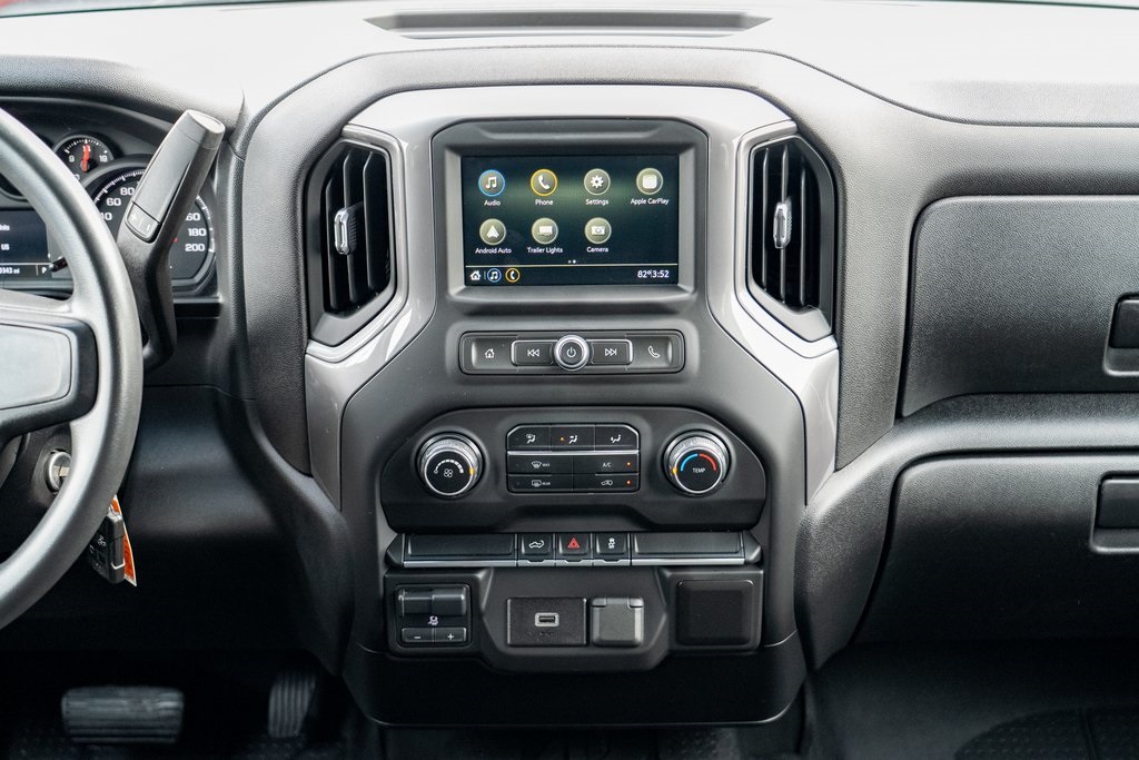 2019 Chevrolet Silverado 1500 Custom photo 16