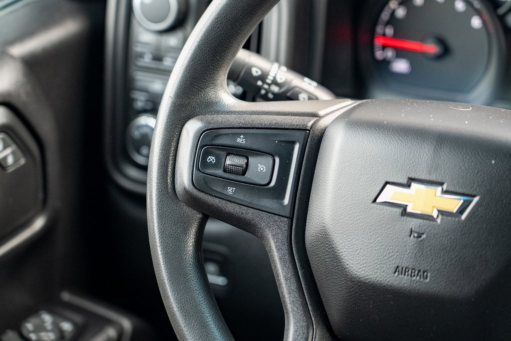 2019 Chevrolet Silverado 1500 Custom photo 17
