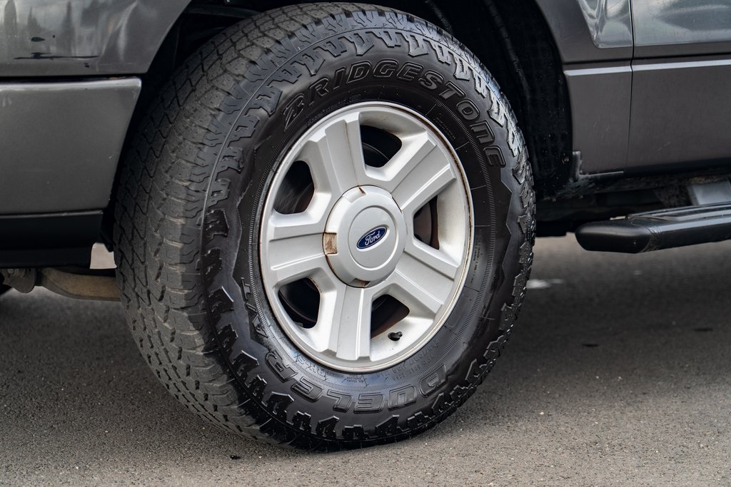 2005 Ford F-150 STX photo 5