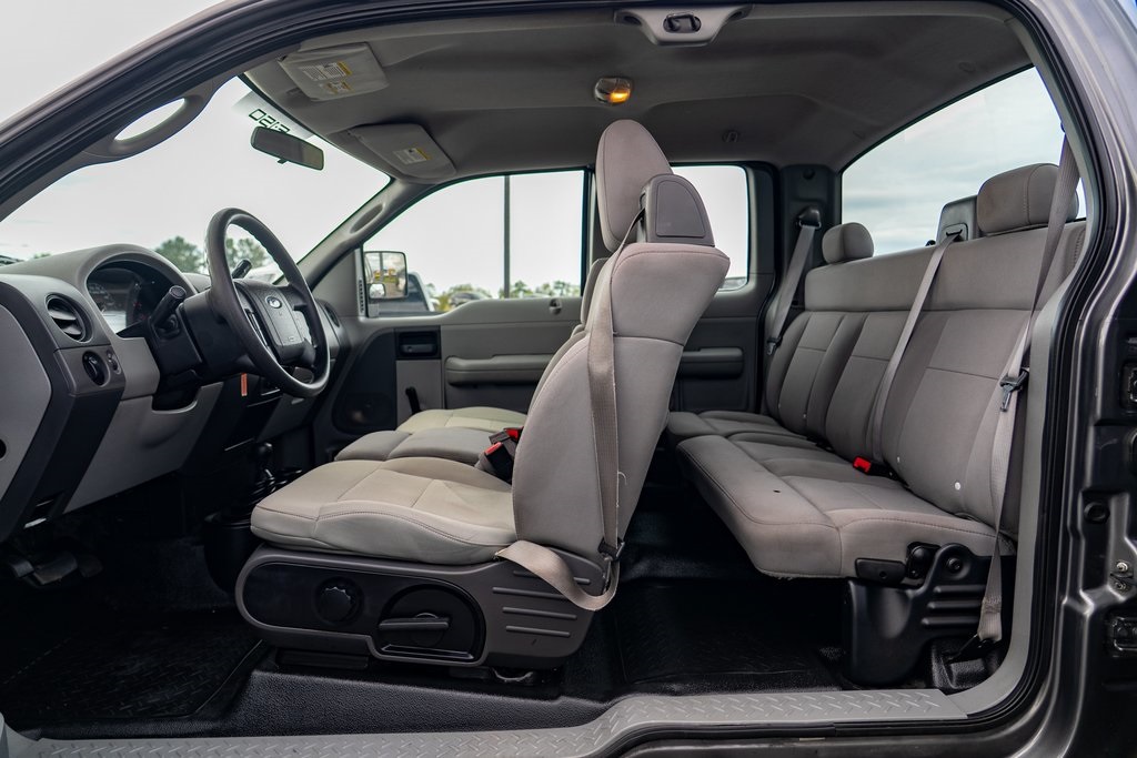 2005 Ford F-150 STX photo 12