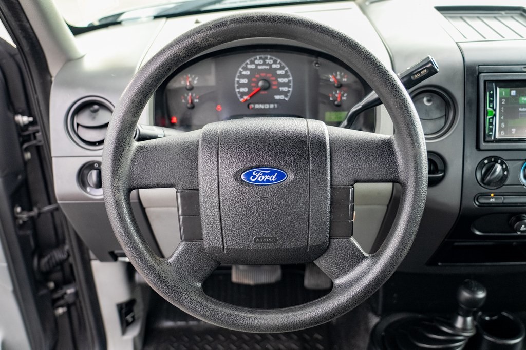 2005 Ford F-150 STX photo 13