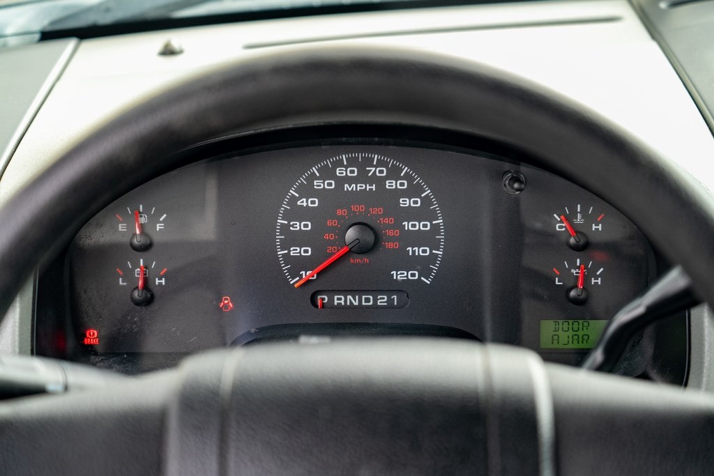 2005 Ford F-150 STX photo 14