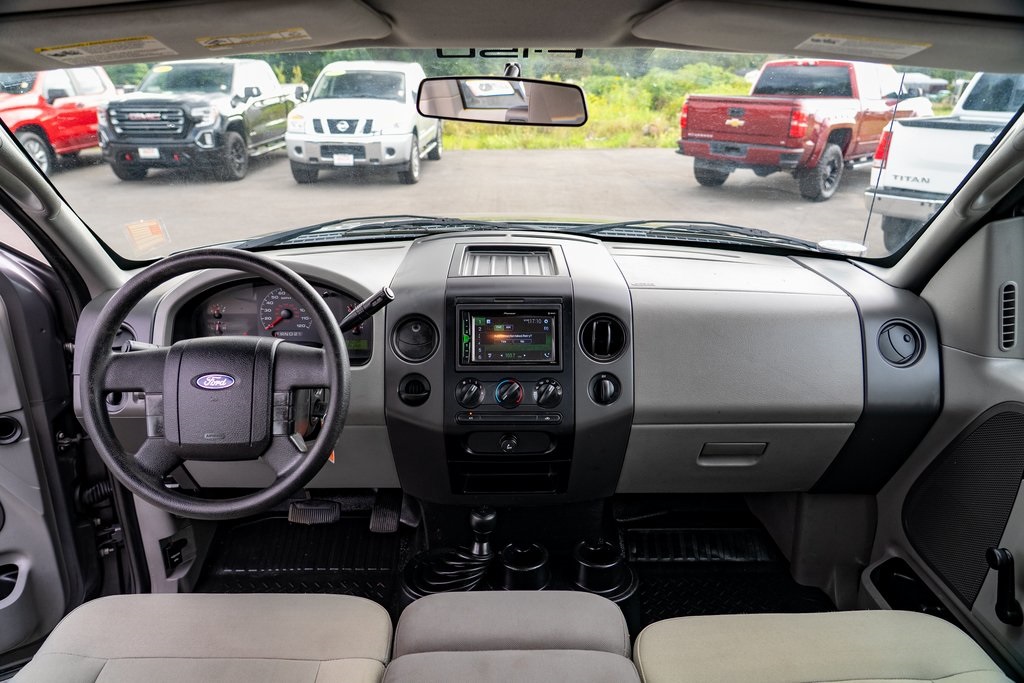 2005 Ford F-150 STX photo 15