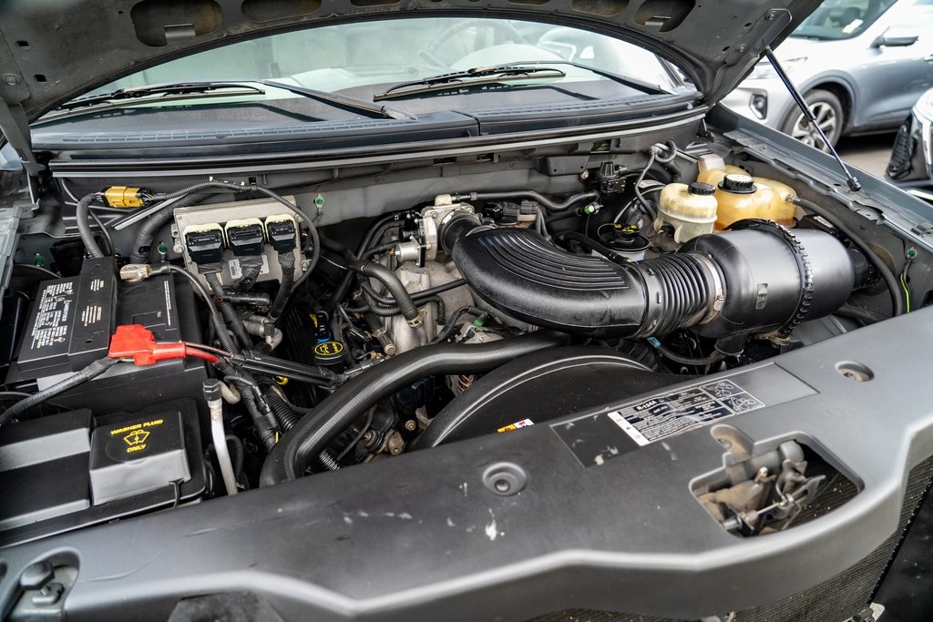 2005 Ford F-150 STX photo 18