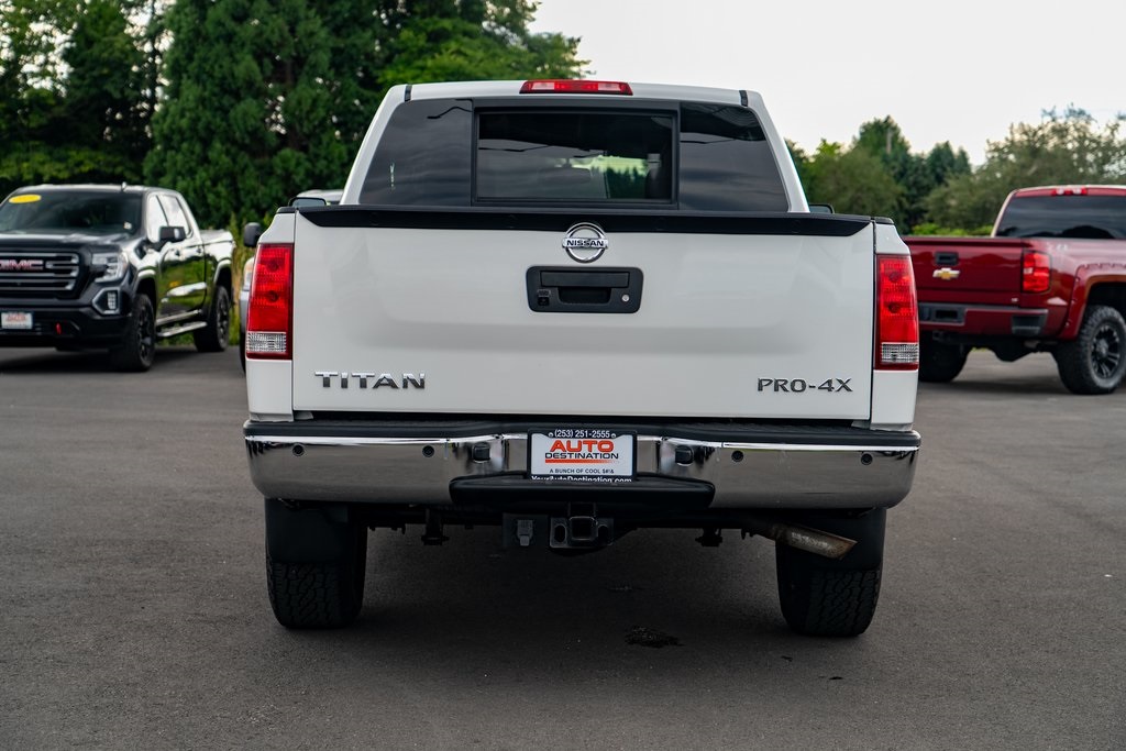 2014 Nissan Titan Crew Cab S photo 4