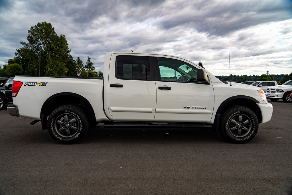 2014 Nissan Titan Crew Cab S photo 6