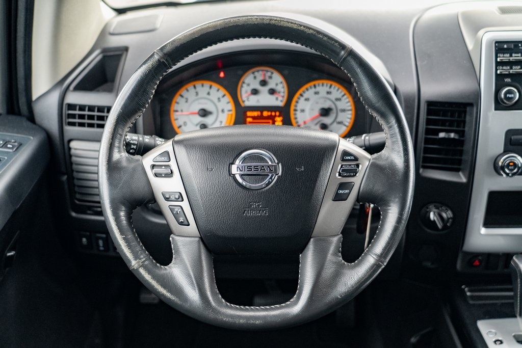 2014 Nissan Titan Crew Cab S photo 9