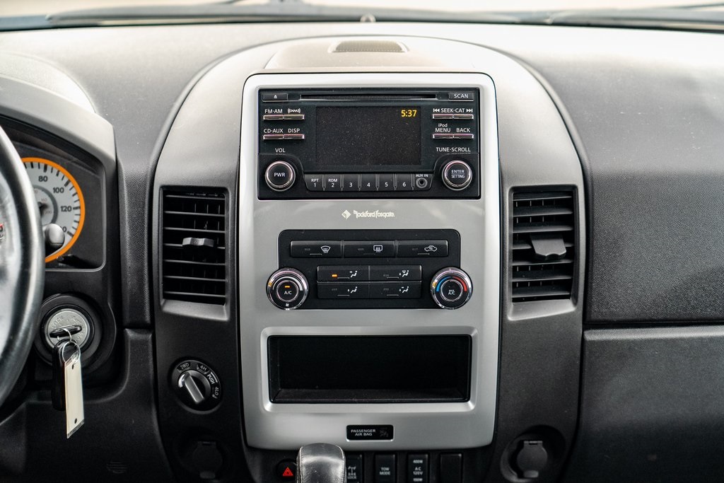 2014 Nissan Titan Crew Cab S photo 12