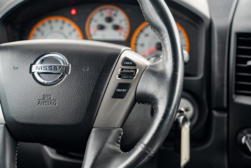 2014 Nissan Titan Crew Cab S photo 13