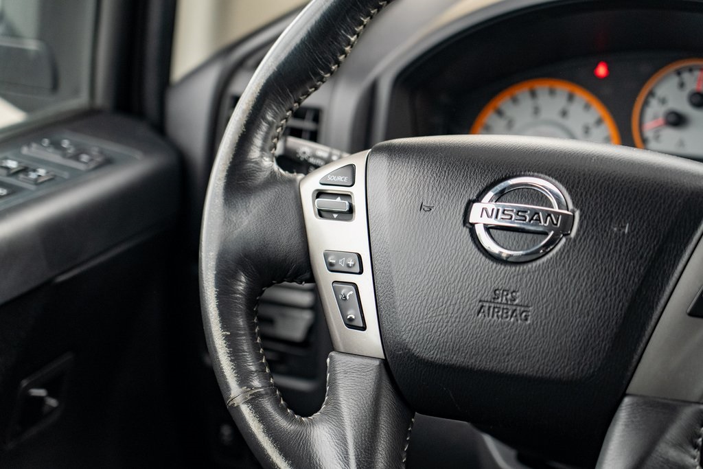 2014 Nissan Titan Crew Cab S photo 14