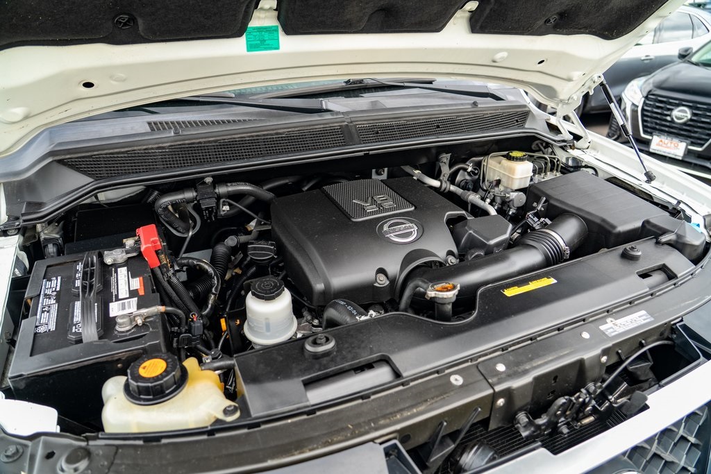 2014 Nissan Titan Crew Cab S photo 19