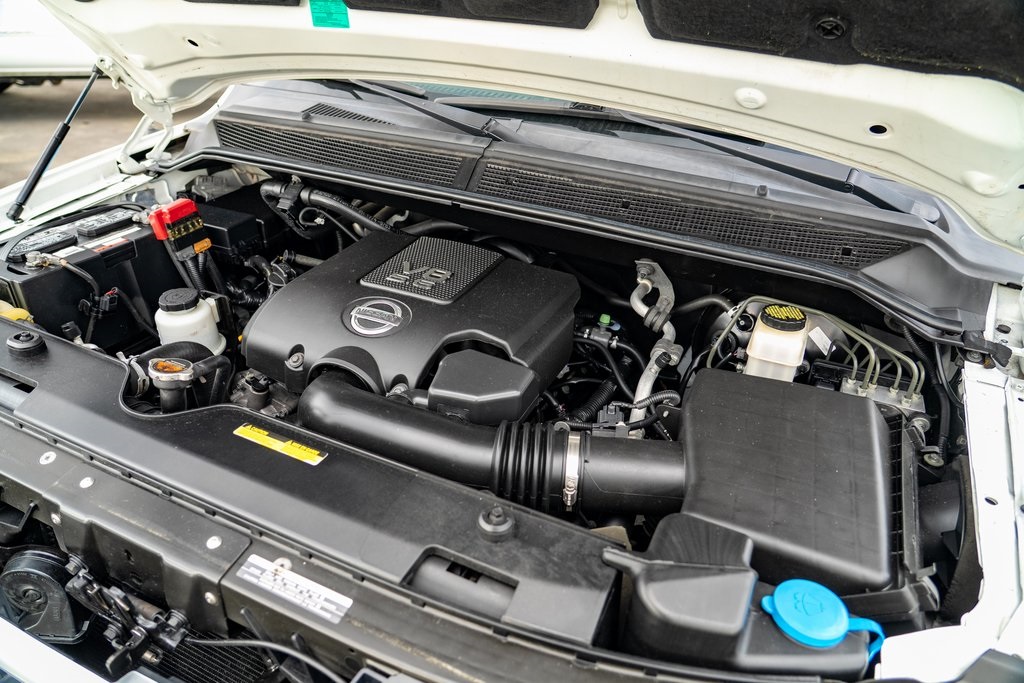 2014 Nissan Titan Crew Cab S photo 21
