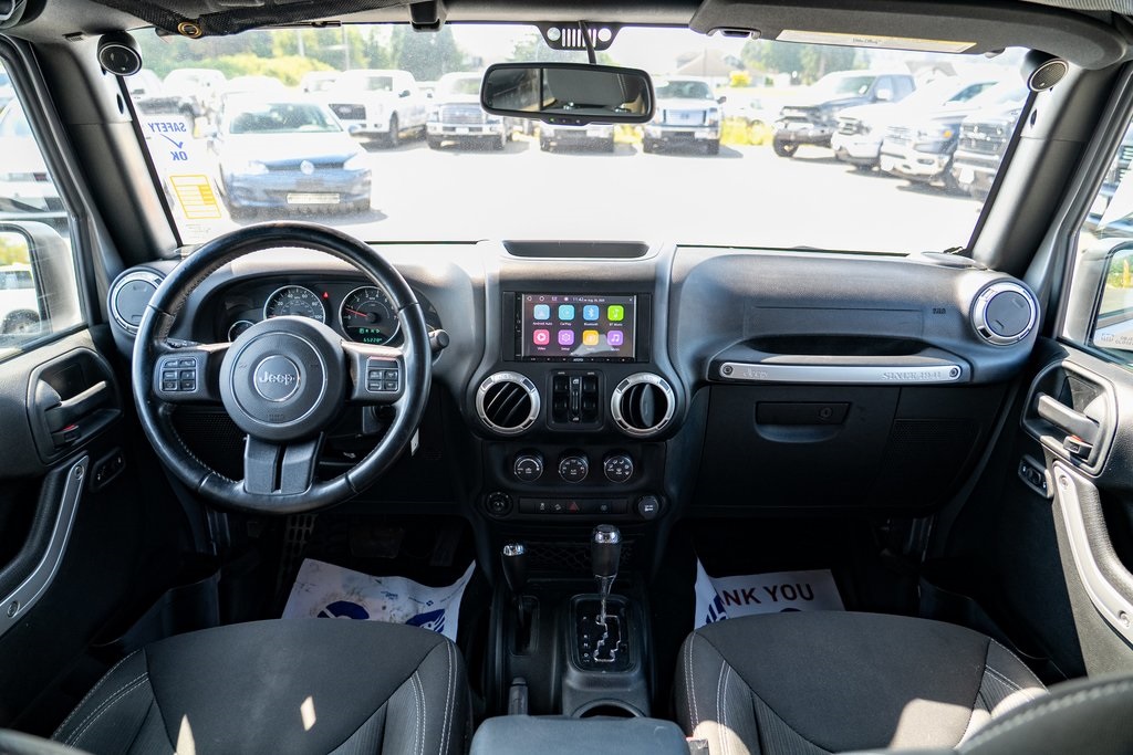 2017 Jeep Wrangler Unlimited Sahara photo 15