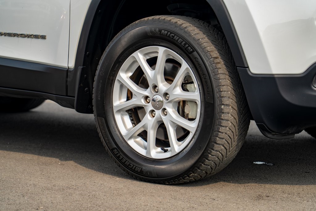 2017 Jeep Cherokee Latitude North Edition photo 5