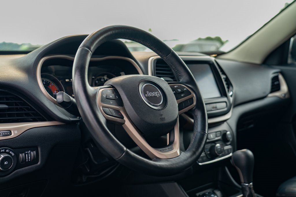2017 Jeep Cherokee Latitude North Edition photo 11